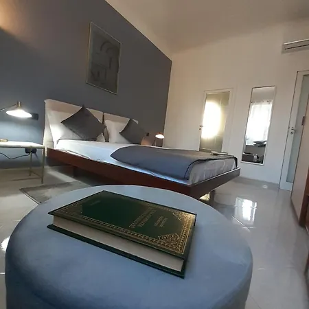 To - Charme Apartament Bari